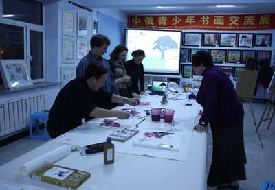 中俄藝術(shù)家傳統(tǒng)文化藝術(shù)交流活動(dòng)在黑河舉行